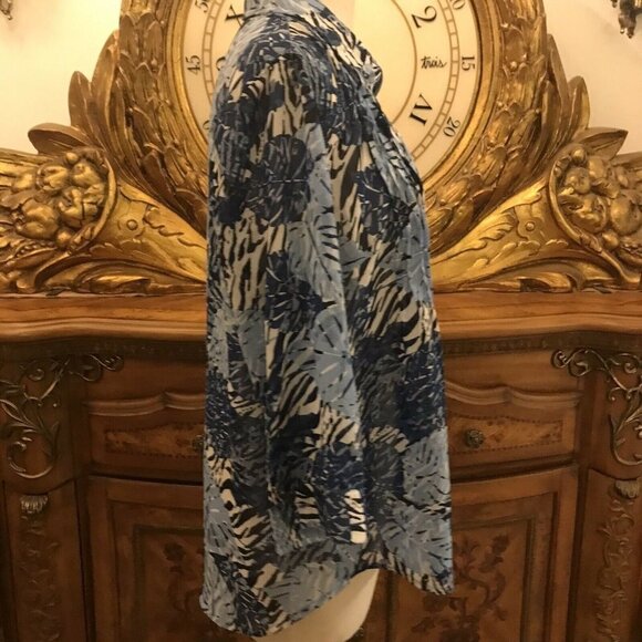 GLORIA VANDERBILT. Size Small. Sheer Button Front Shirt. Tab 3/4 Sleeves. B20 - Picture 4 of 6